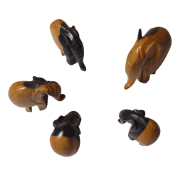 Série d'éléphants africain en bois