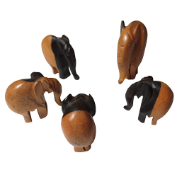 Série d'éléphants africain en bois